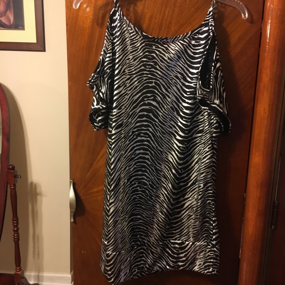 Shirt - Picture 2 of 3